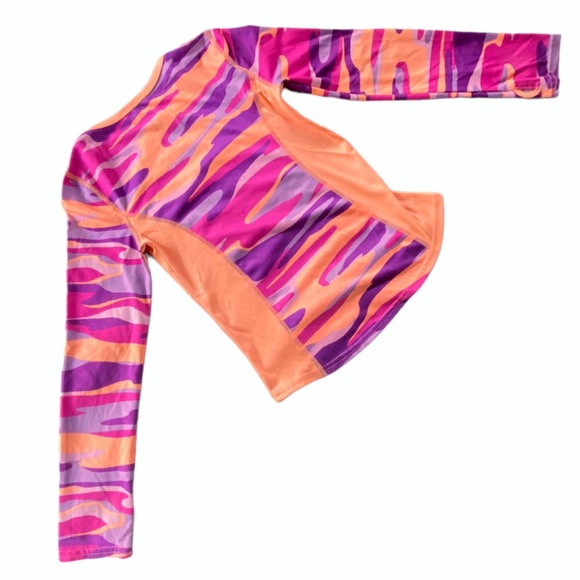 Danskin Activewear Top with Thumb Holsters - Picture 3 of 8